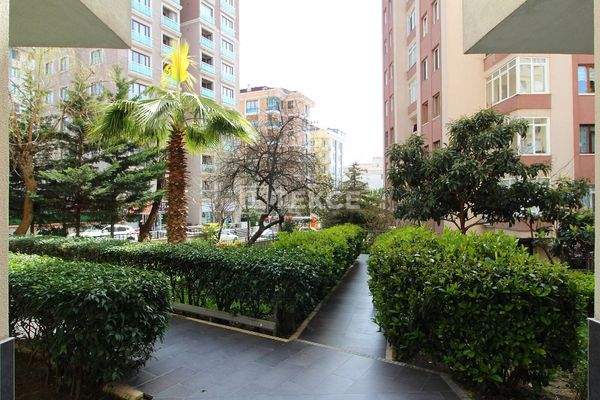 Key-Ready Duplex Apartment in a Complex in Maltepe