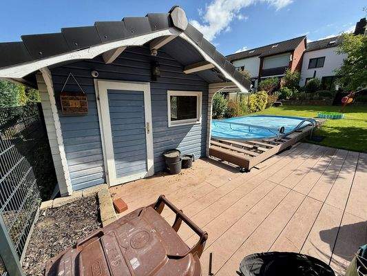 Pool & Gartenhaus
