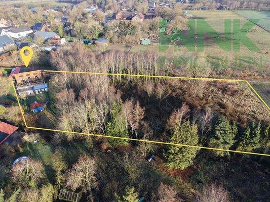 gesamtes Grundstück