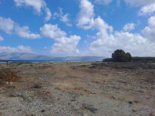 Kreta, Kissamos: Großes Grundstück direkt am Meer zu verkaufen