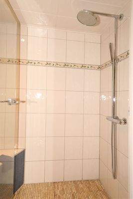 Bad mit Dusche