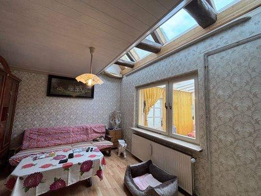 Wohnzimmer mit Dachfenster