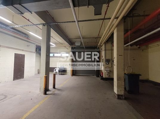 Geb. 632 Innenansicht Anlieferung Lagerhalle