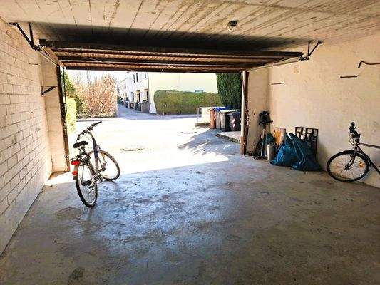 Geräumige Doppelgarage