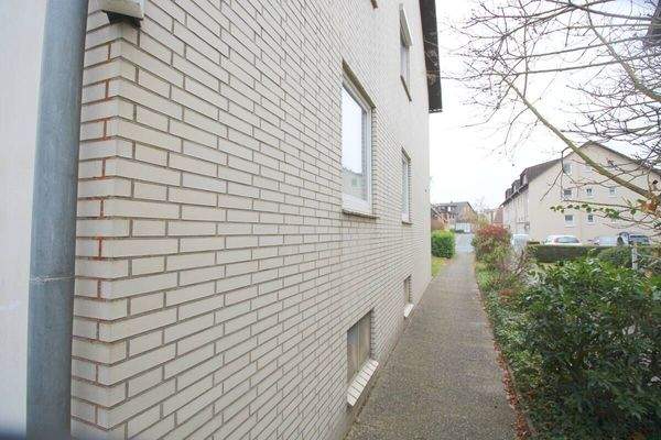 Zuwegung zum MFH-Eingang