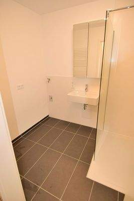 Bad / Waschmaschine Trockner