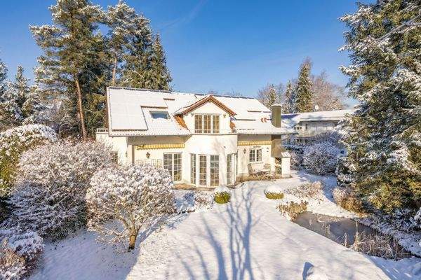 Familiendomizil mit Traumgarten