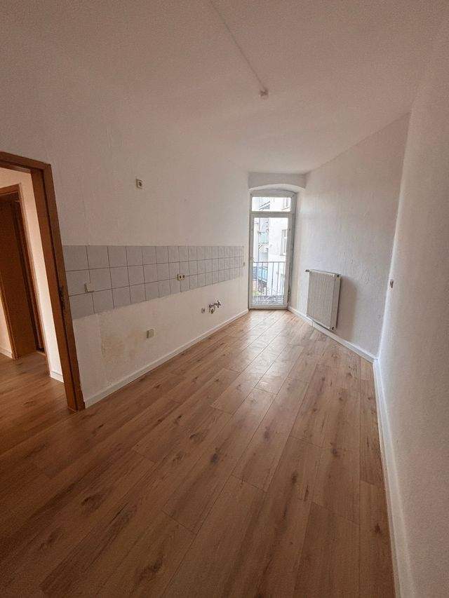 Frisch renovierte 2-Zimmer-Wohnung mit Tageslichtbad | 54 m² | Zentrale Lage in Gera - Foto 1