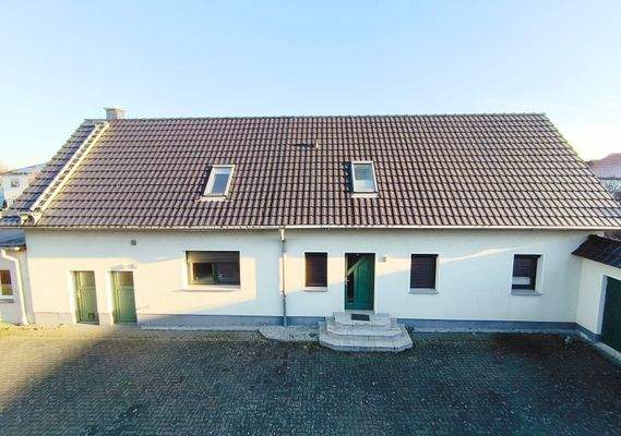 Haus rechts Innenhofansicht oben