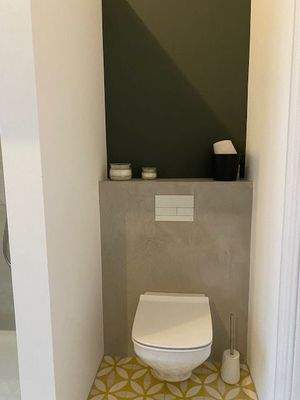 1. OG - geschickt abgetrenntes WC