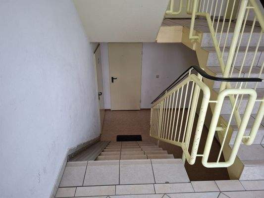 Treppe zum Kellergeschoss