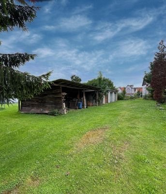 3 Garagen, offenes Holzlager