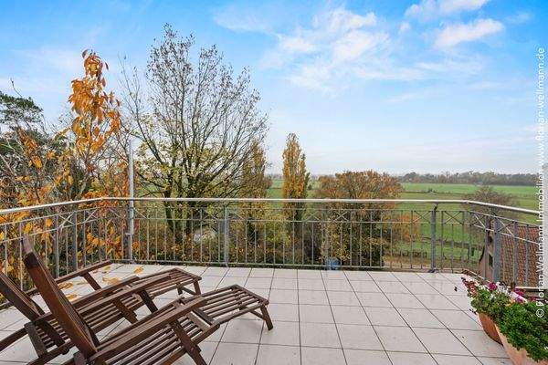 Balkon 1 (14,68 m²/7,34 m² Wfl.) ...