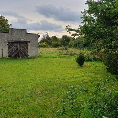 Blick von der Einfahrt auf das vorhandene Abstellg