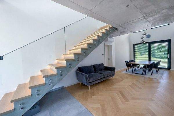 beleuchteter Treppenaufgang