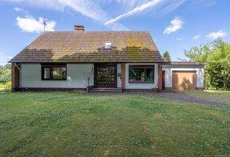 Frontansicht Hauses aus Gartensicht
