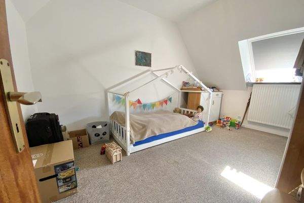 Kind-Büro-Gästezimmer im OG