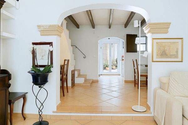 Eleganter Rundbogen mit Fluransicht