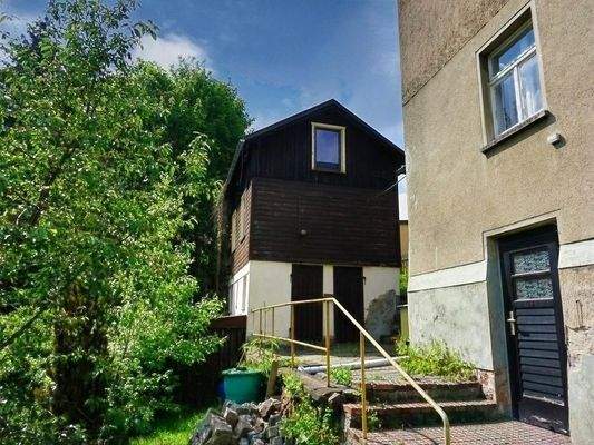 Rückseite mit Kellereingang