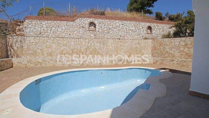 Well-Located Luxury Villas in Benalmadena Costa del Sol