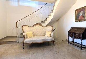 EG Diele mit Treppe ins OG