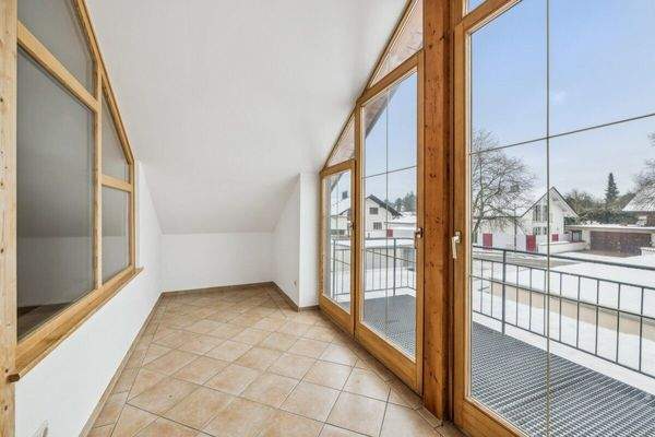 Windfang zum Balkon (Whg. DG)