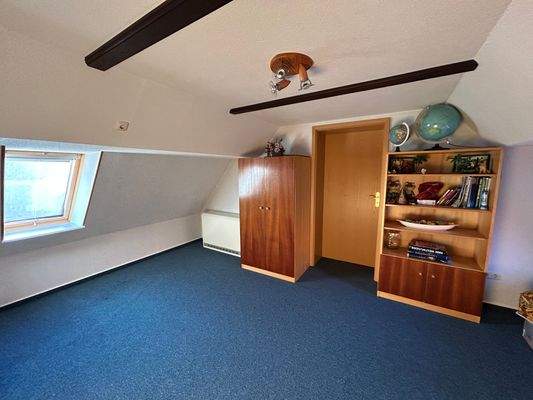 Haus 2- Kinder-o. Gästezimmer (2).jpg