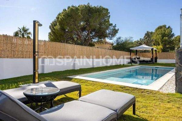 Single-Story Detached Villa in Santa Clara Altea