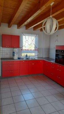 Küchenbereich mit Einbauküche