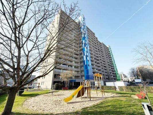 Fernansicht mit Spielplatz