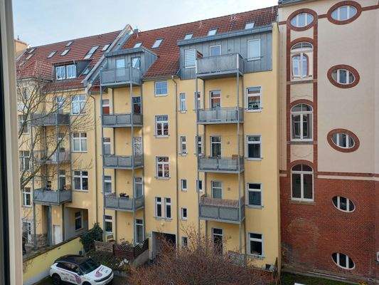 Gebäuderückseite Vorderhaus mit Balkonen