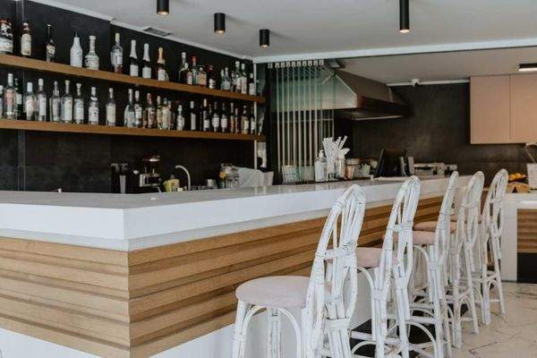 Kreta, Agia Galini: Hotel mit 29 Zimmern zu verkaufen