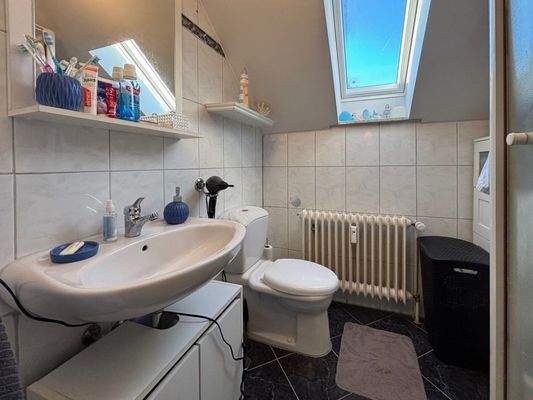 Badezimmer mit Dusche