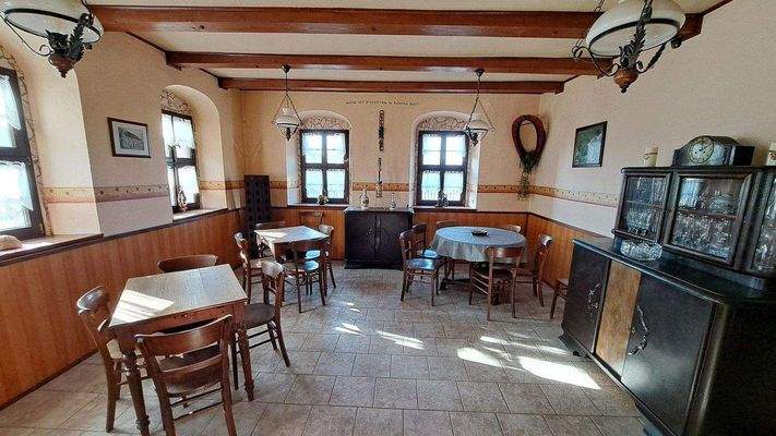 ehemaliger Gastraum-Zugang Küche NEU.jpg