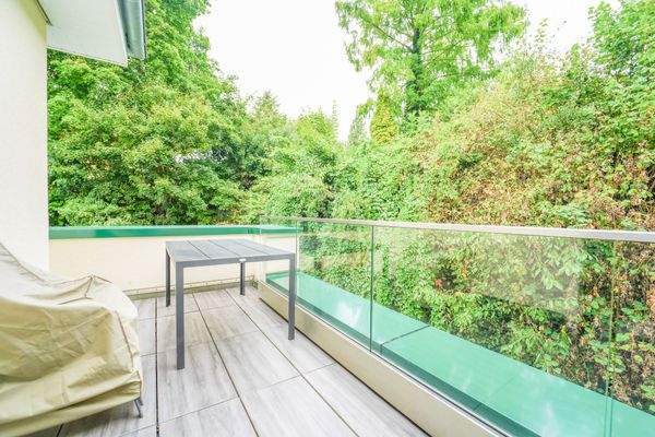 Grüner Rückzugsbalkon