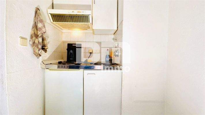 Wohn / Schlafzimmer / Offene Pantry Küche