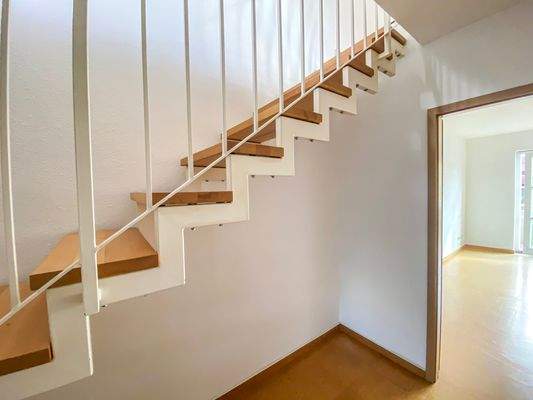 Platz unter der Treppe