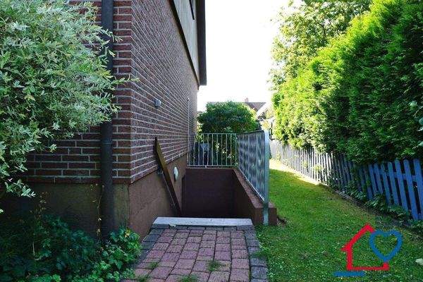 Kellertreppe außen.JPG