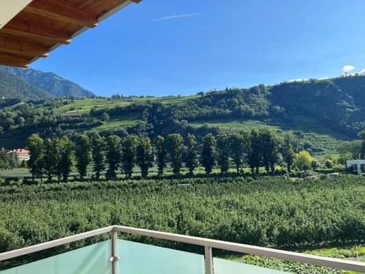 Meran-Merano-Gratsch-Quarazze-Vierzimmerwohnung-quadrilokale-Terrasse-Garage-Aussicht-Dorf-Tirol