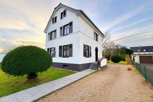 Front- und Seitenansicht