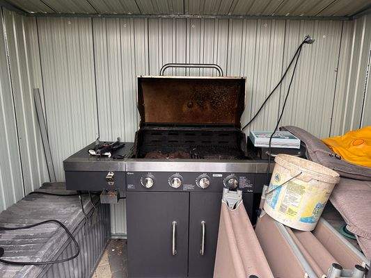 Gartenhaus mit Grill