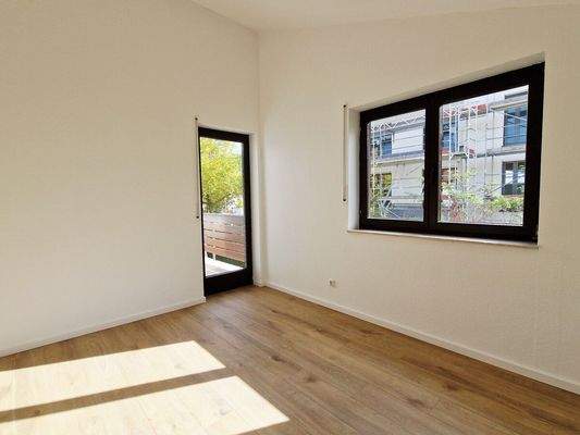 Zimmer mit Balkonzugang