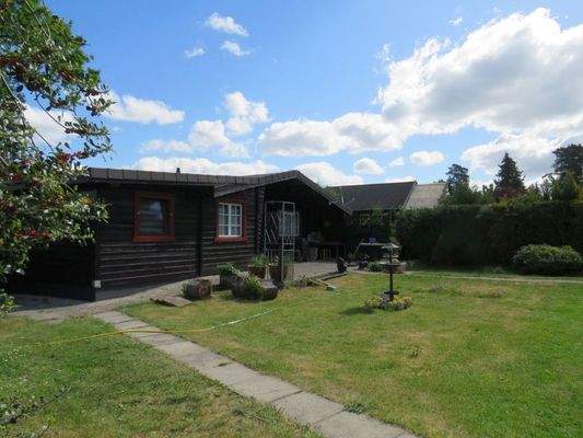 Objektansicht v. Garten