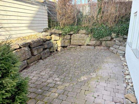 Terrasse mit Sitzmöglichkeit