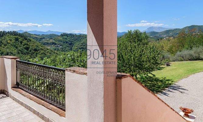 Idyllische Landvilla mit Panoramablick in Ascoli Piceno - Marken