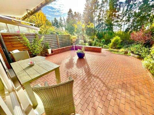 Terrasse mit viel Natur