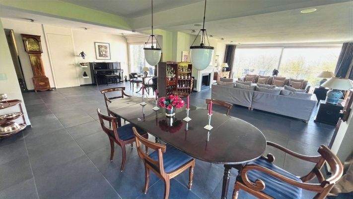 Großes Wohn-/Esszimmer