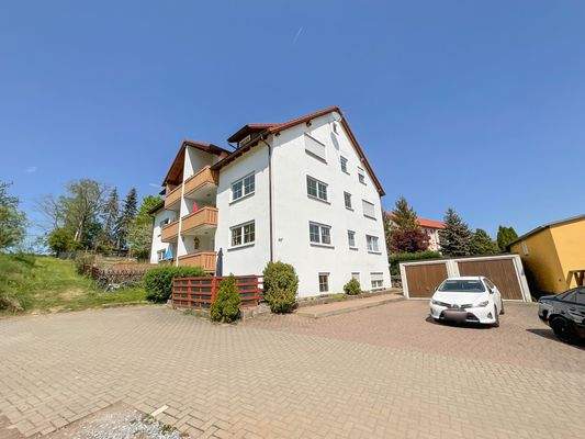 Außenansicht und Garage