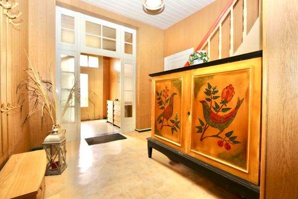 mit Platz für eine Garderobe