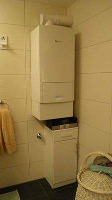 Neue Erdgas-Brennwerttherme, kombiniert mit WW 